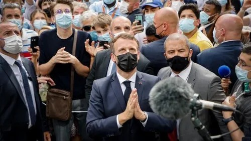 Emmanuel Macron violemment attaqué à Notre-Dame de Lourdes (vidéo) 